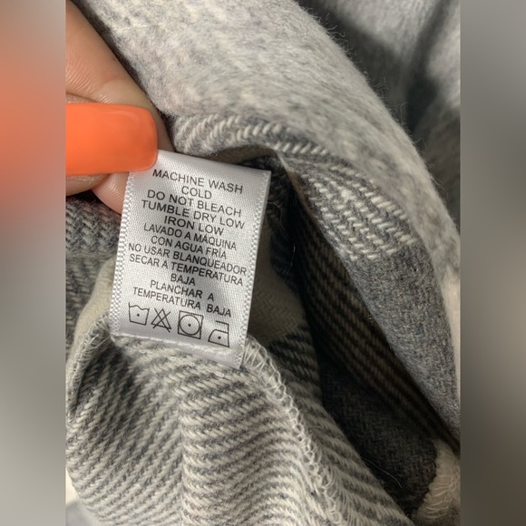 NWOT LOVE TREE Buffalo Plaid Women’s Shacket NEW Size Large Super Soft Comfy - Picture 11 of 13